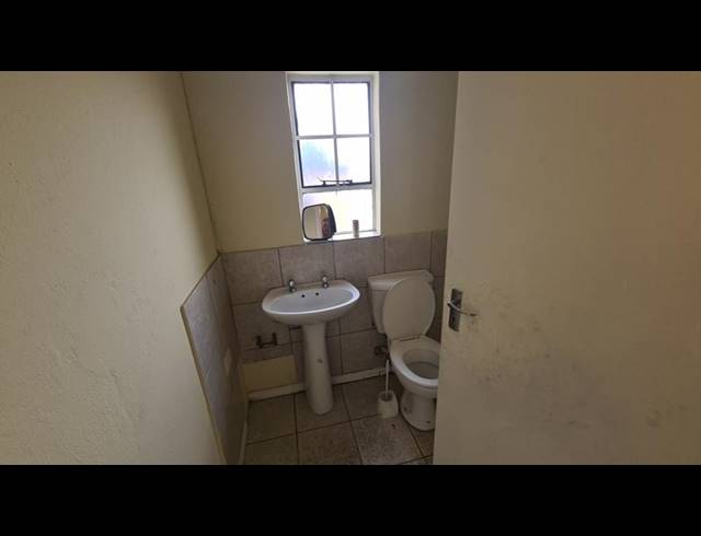 INDUSTRIAL PROPERTY TO RENT IN HALFWAY HOUSE